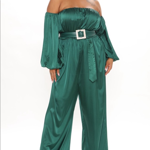 GORGEOUS SATIN JUMPSUIT 💚🤩 - Picture 1 of 8